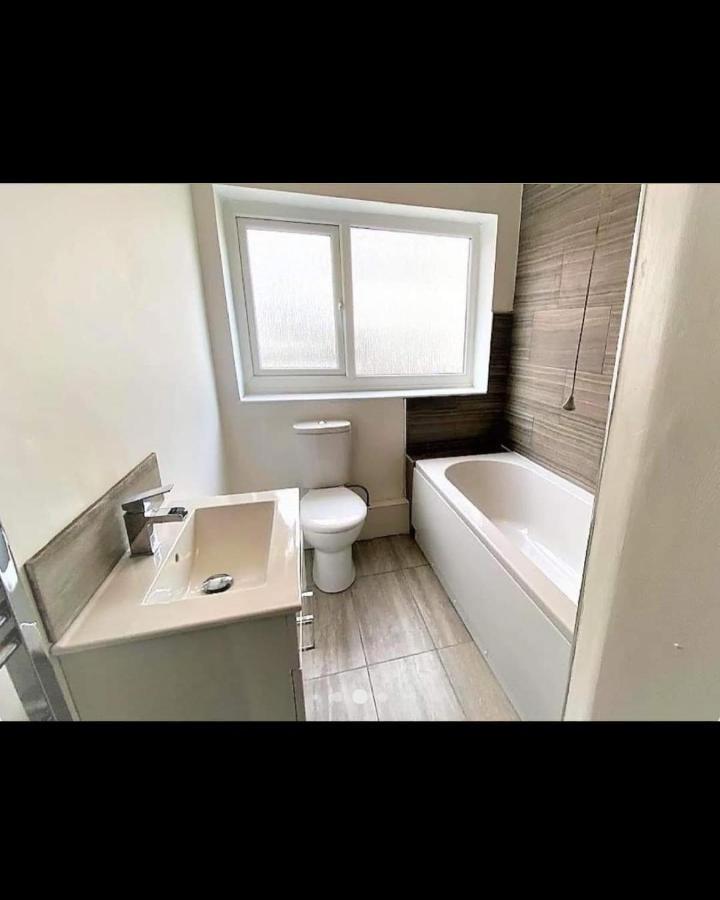 סוואנסי Business Friendly 3Br Home - King Size Beds & Centrally Located מראה חיצוני תמונה