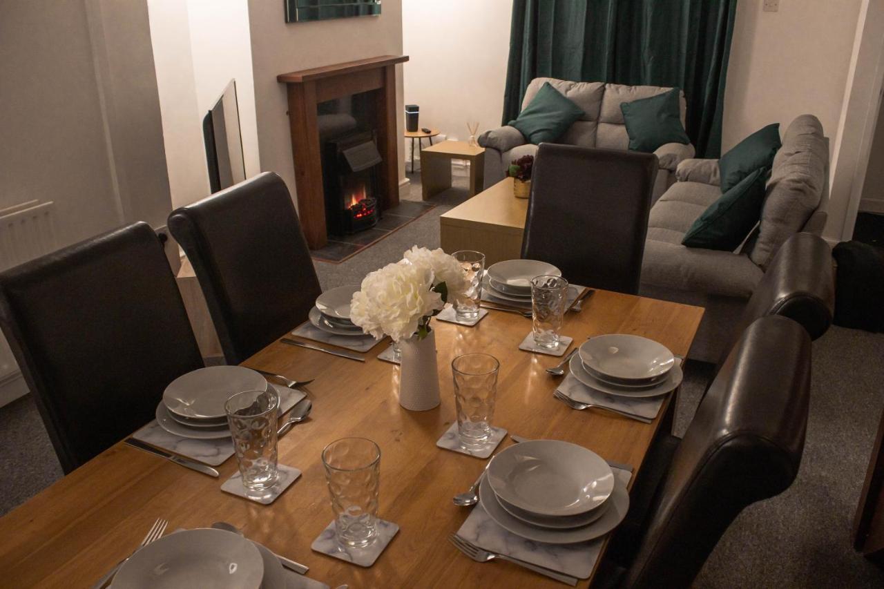 סוואנסי Business Friendly 3Br Home - King Size Beds & Centrally Located מראה חיצוני תמונה