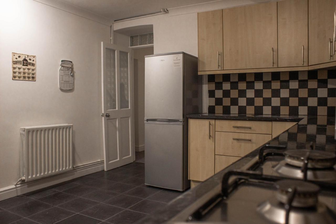 סוואנסי Business Friendly 3Br Home - King Size Beds & Centrally Located מראה חיצוני תמונה