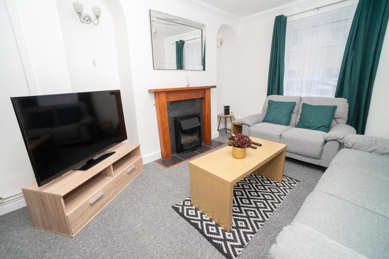 סוואנסי Business Friendly 3Br Home - King Size Beds & Centrally Located מראה חיצוני תמונה