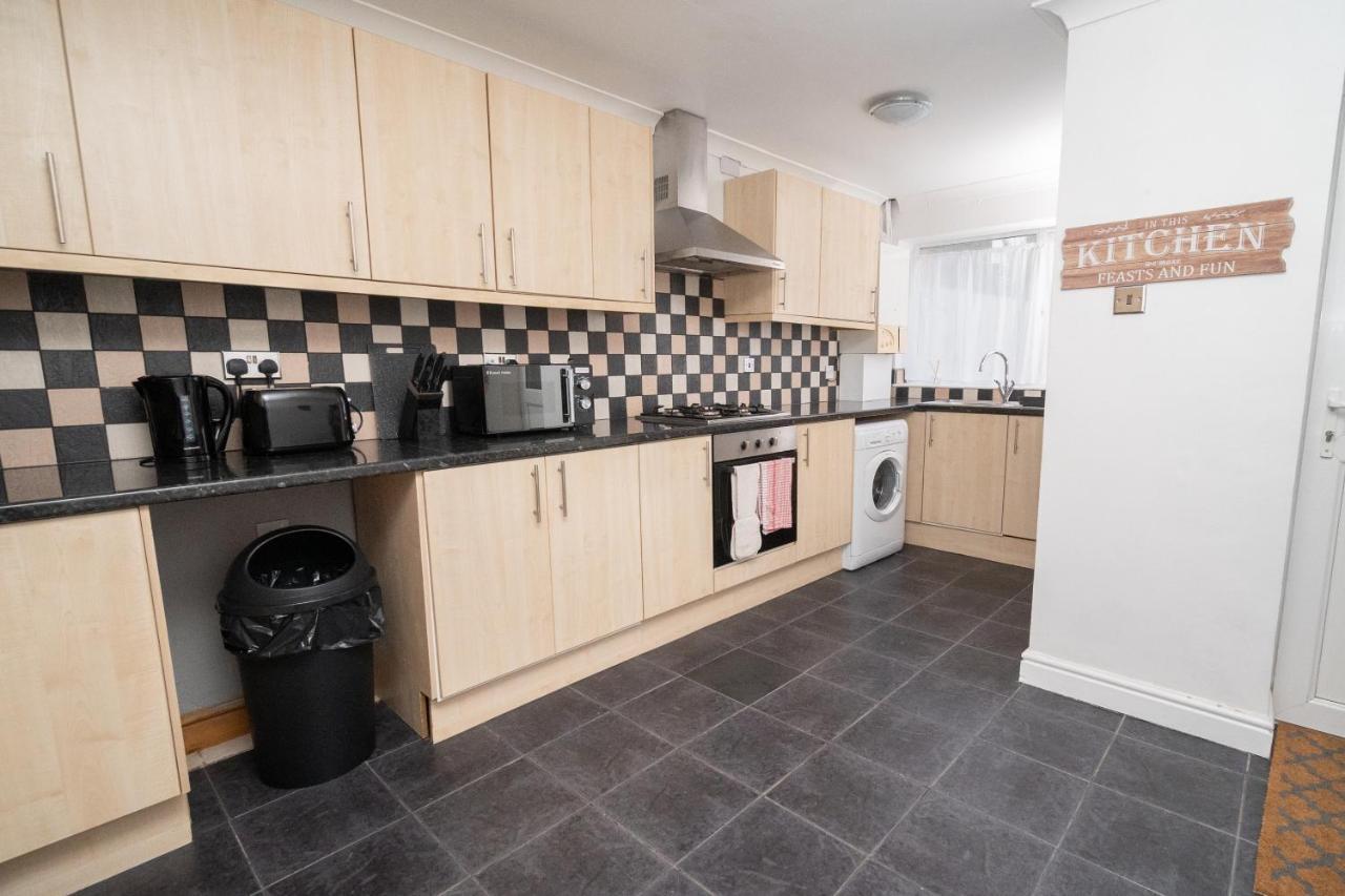 סוואנסי Business Friendly 3Br Home - King Size Beds & Centrally Located מראה חיצוני תמונה
