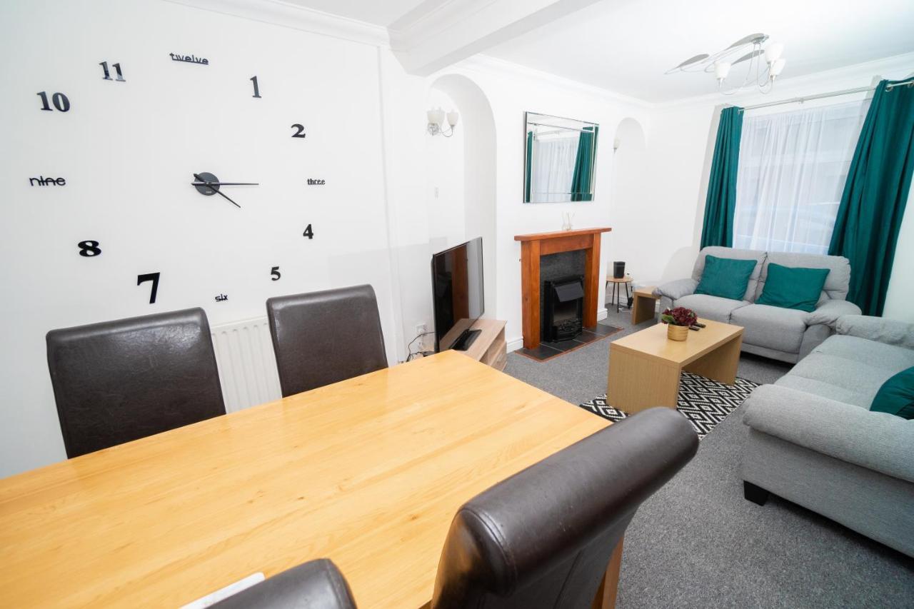 סוואנסי Business Friendly 3Br Home - King Size Beds & Centrally Located מראה חיצוני תמונה
