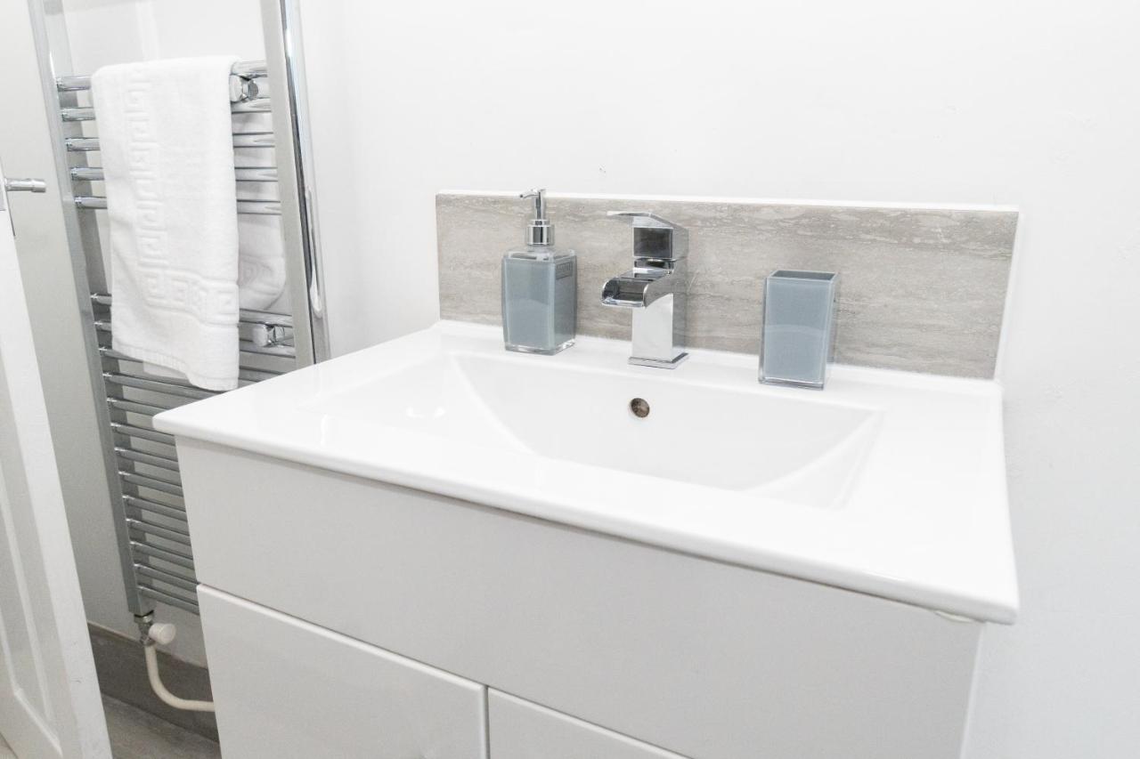 סוואנסי Business Friendly 3Br Home - King Size Beds & Centrally Located מראה חיצוני תמונה