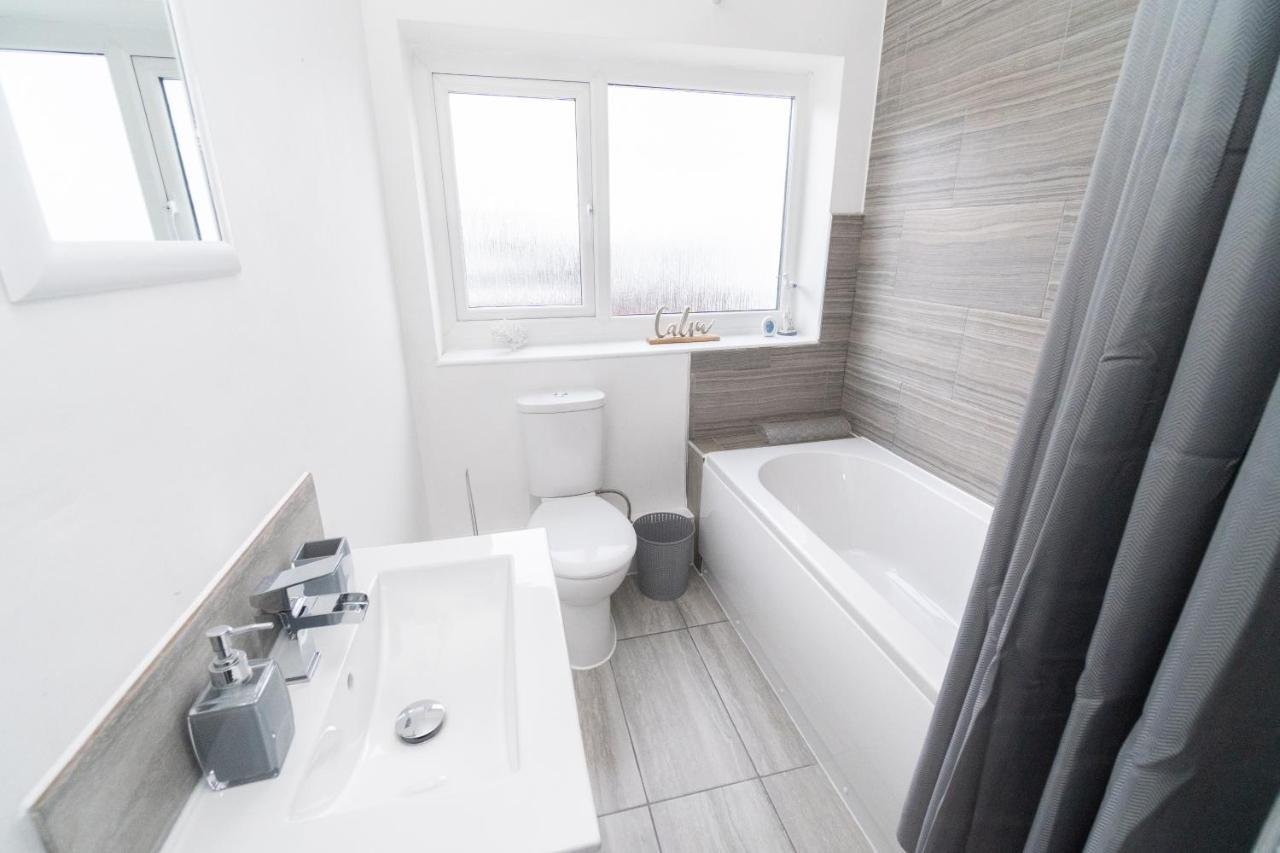 סוואנסי Business Friendly 3Br Home - King Size Beds & Centrally Located מראה חיצוני תמונה