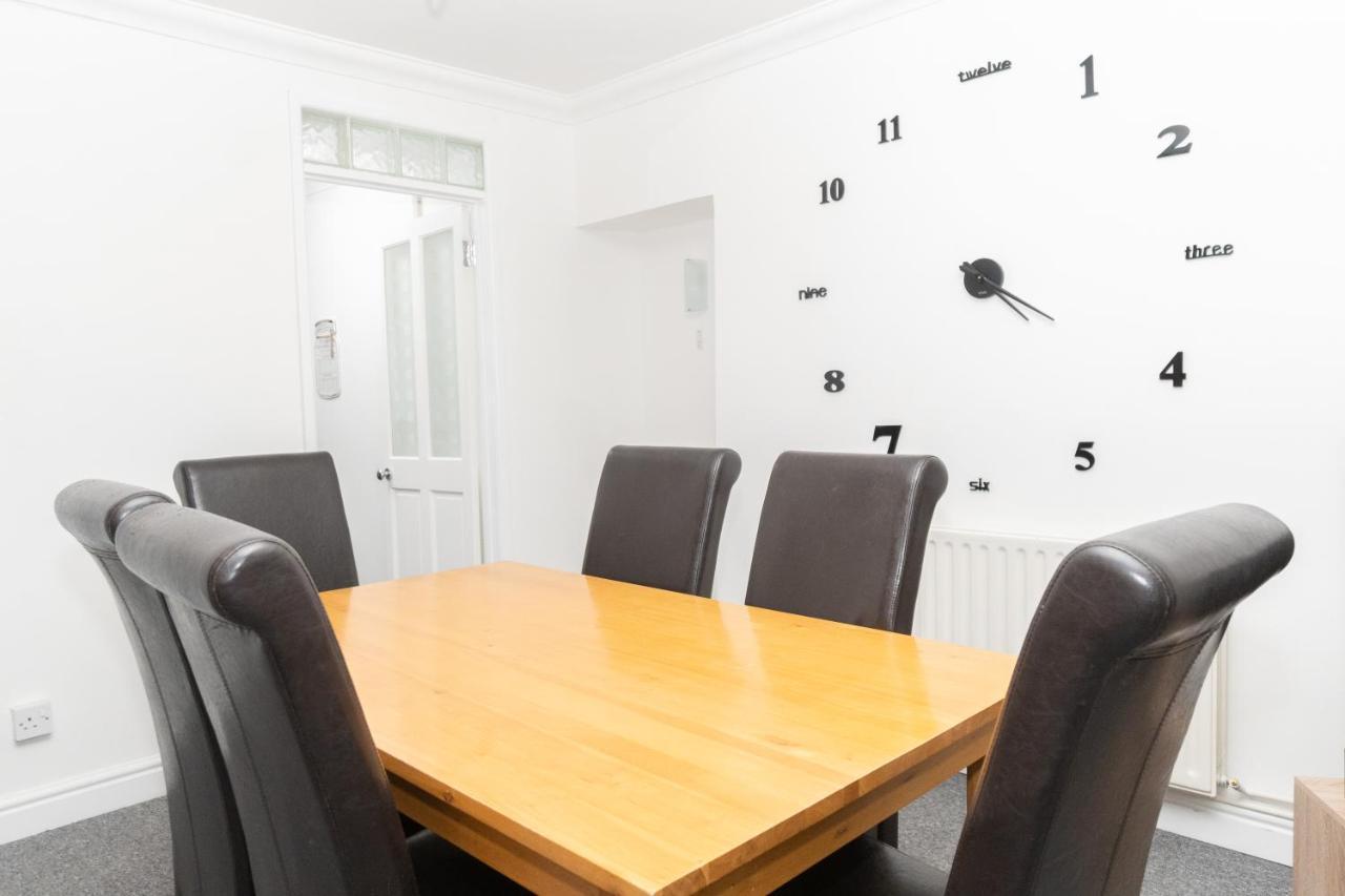 סוואנסי Business Friendly 3Br Home - King Size Beds & Centrally Located מראה חיצוני תמונה